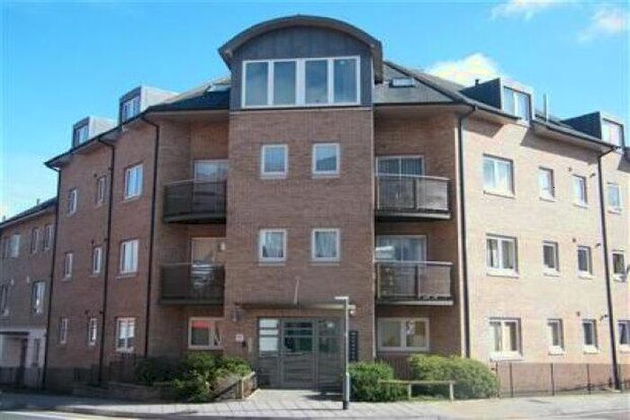 2 Bedroom Flat To Rent In Augusta Court, Exeter, EX1