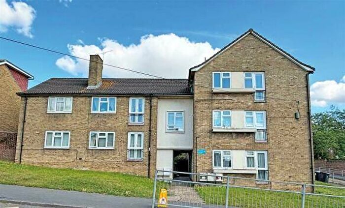 1 Bedroom Apartment For Sale In Flat, Chace Avenue, Potters Bar, Hertfordshire, EN6