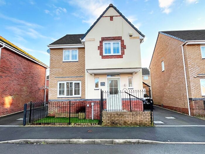 4 Bedroom Detached House For Sale In Cae Morfa, Neath, SA10