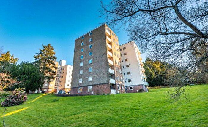 2 Bedroom Flat To Rent In Ferndale Close, Tunbridge Wells, Kent, TN2