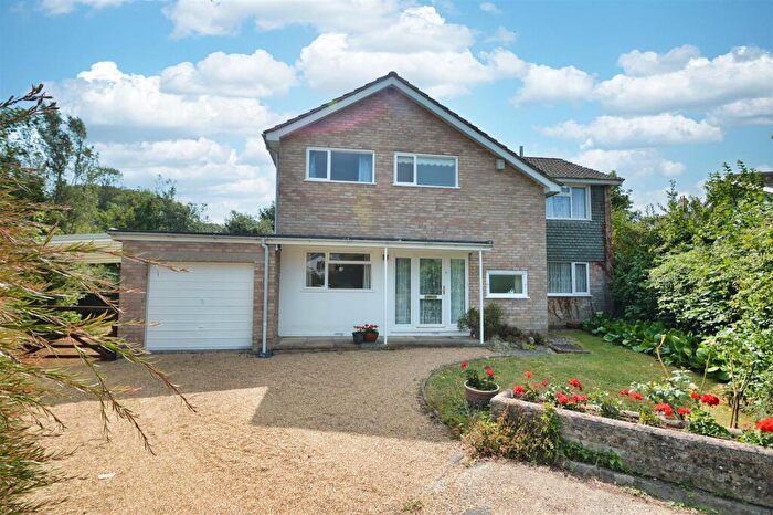 4 Bedroom Detached House For Sale In Beech Grove, Ryde, PO33