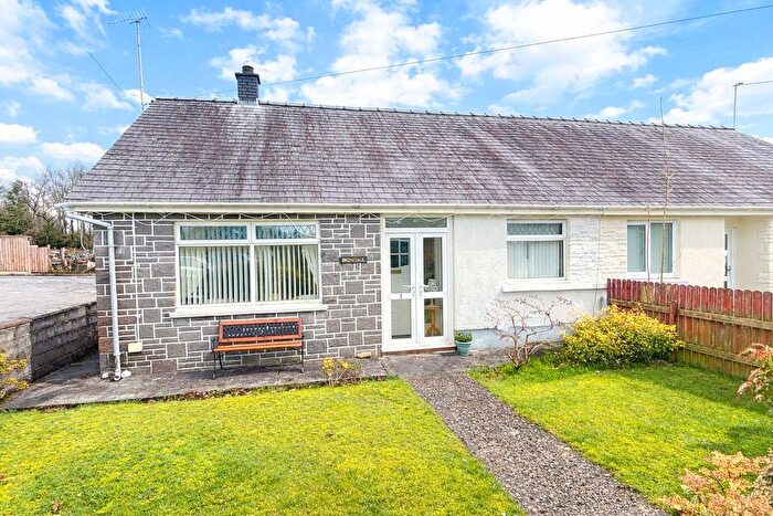 3 Bedroom Semi Detached Bungalow For Sale In Godre'r Coed, Llangybi, Lampeter, SA48