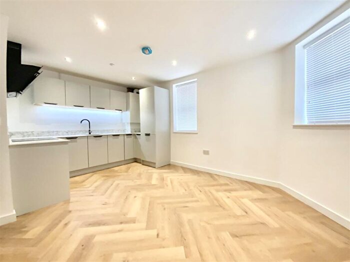 1 Bedroom Apartment To Rent In Clive Road, Canton, CF5