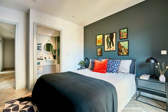 2 Bedroom Apartment To Rent In Dovetail, BS2
