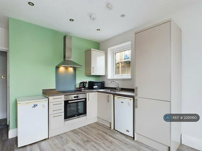 1 Bedroom Flat To Rent In Mary Street, Porthcawl, CF36