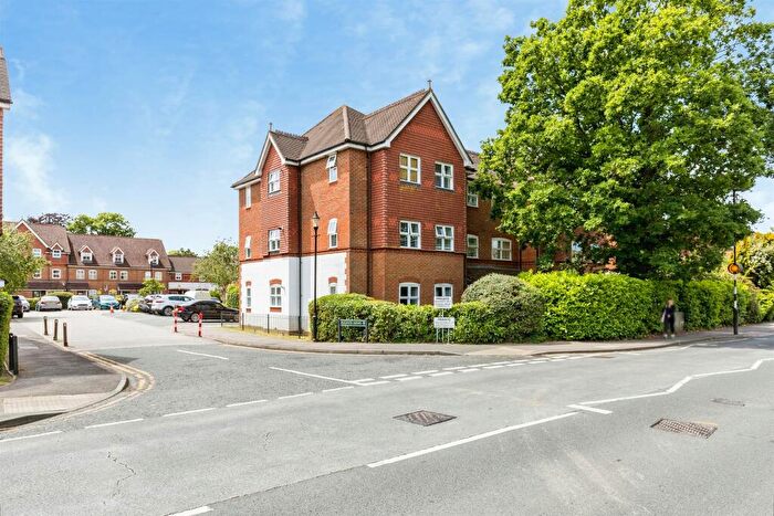 2 Bedroom Flat For Sale In Regents Mews, Horley, RH6
