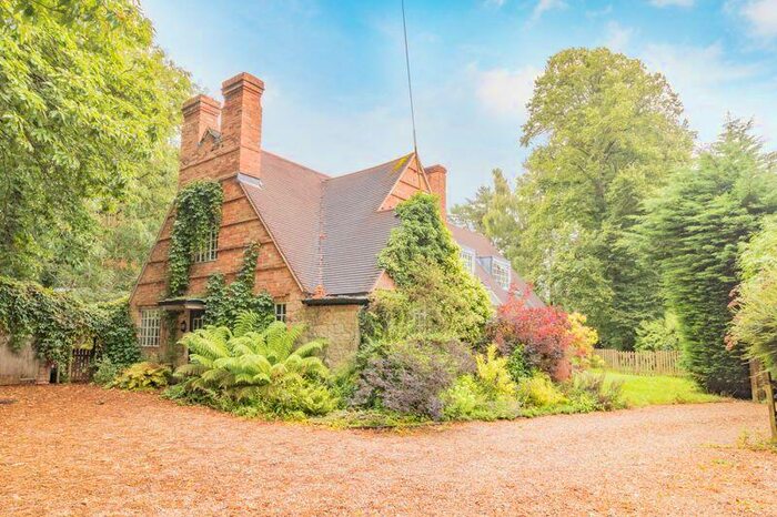 3 Bedroom Detached House To Rent In The Ridgeway, Boars Hill, OX1