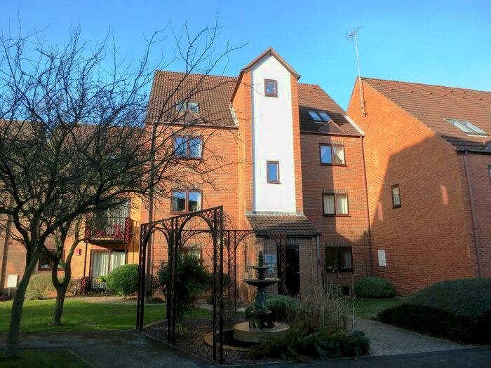 1 Bedroom Flat To Rent In Dunlin Wharf, Marina Park, Castle Marina, Nottingham, NG7