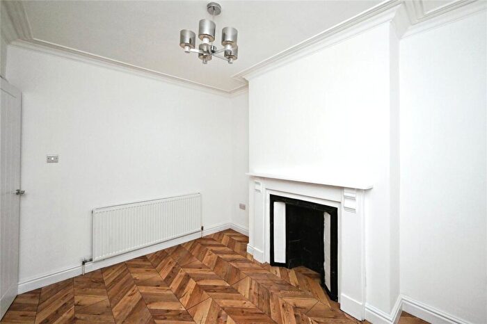 3 Bedroom Terraced House For Sale In Harrington Street, Mansfield, Nottinghamshire, NG18