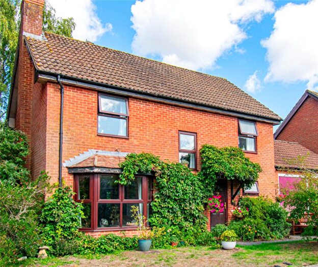 4 Bedroom Detached House For Sale In Hughes Close, Marlborough, Wiltshire, SN8