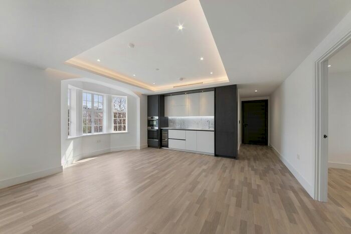 2 Bedroom Flat To Rent In Brigade Court, London Bridge, SE1