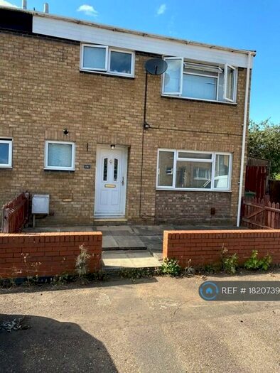 3 Bedroom Semi-Detached House To Rent In Roveley Court, Stony Stratford, Milton Keynes, MK11
