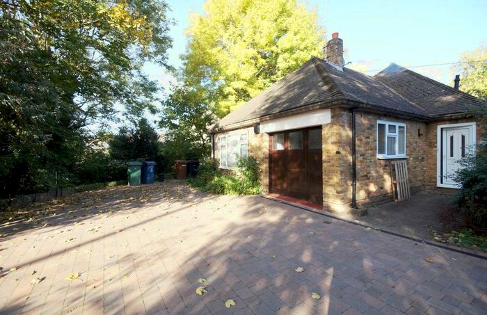 3 Bedroom Detached Bungalow To Rent In Avenue Road, Pinner, HA5