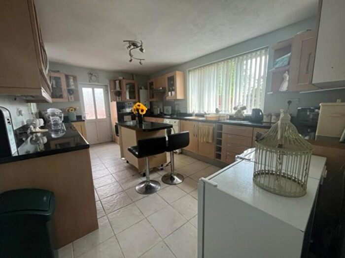 2 Bedroom Detached Bungalow For Sale In Glascote Road, Glascote, B77