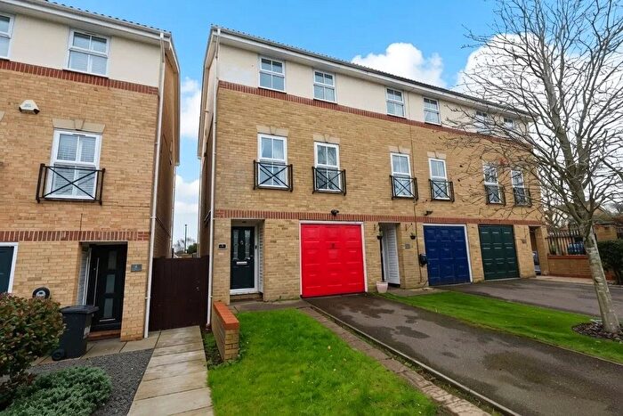 4 Bedroom End Terrace House To Rent In Gray Place, Ottershaw, Chertsey, Surrey, KT16