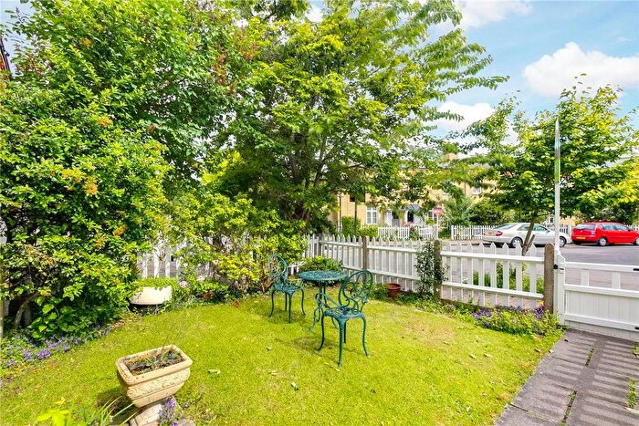 2 Bedroom Terraced House To Rent In Imperial Square, London, SW6