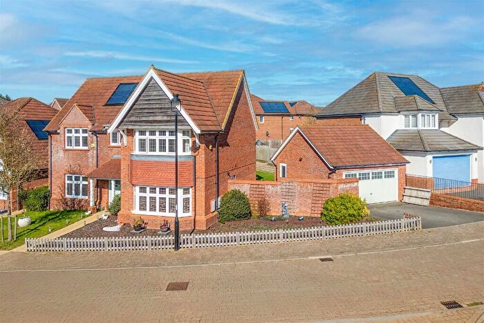 4 Bedroom Detached House For Sale In Chapel Close, Barton Seagrave, Northamptonshire, NN15
