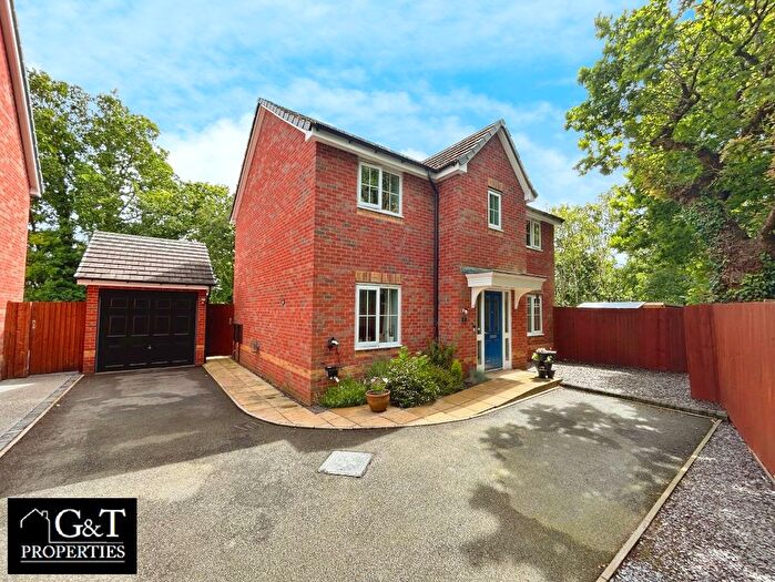 4 Bedroom Detached House For Sale In Oaklands, Wombourne, Wolverhampton, WV5