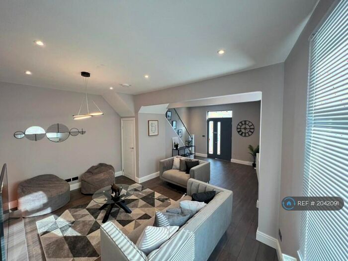 3 Bedroom End Of Terrace House To Rent In Commonwealth Road, London, N17