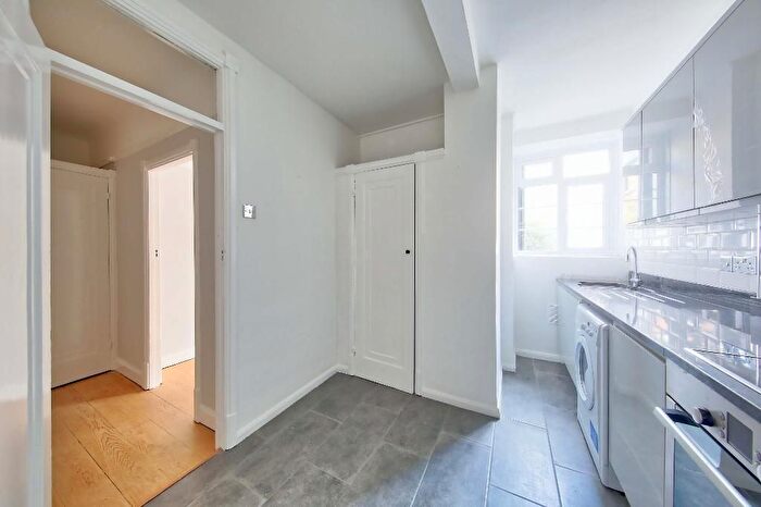 1 Bedroom Flat To Rent In Wimbledon Hill Road, Wimbledon, SW19