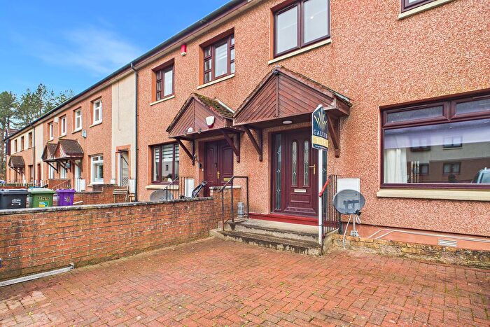4 Bedroom Semi Detached House To Rent In Dormanside Road, Glasgow, G53