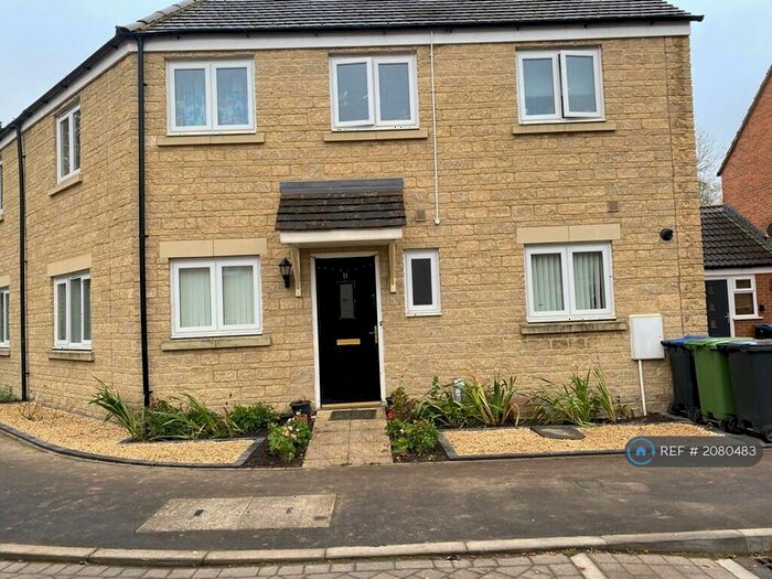 3 Bedroom Semi-Detached House To Rent In Swaledale Road, Warminster, BA12