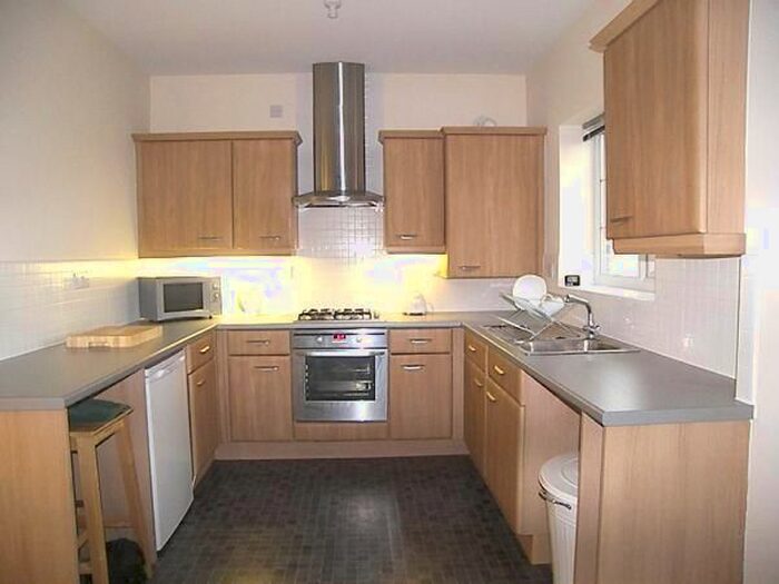 2 Bedroom Flat To Rent In Castle Lodge Gardens, Rothwell, Leeds, LS26