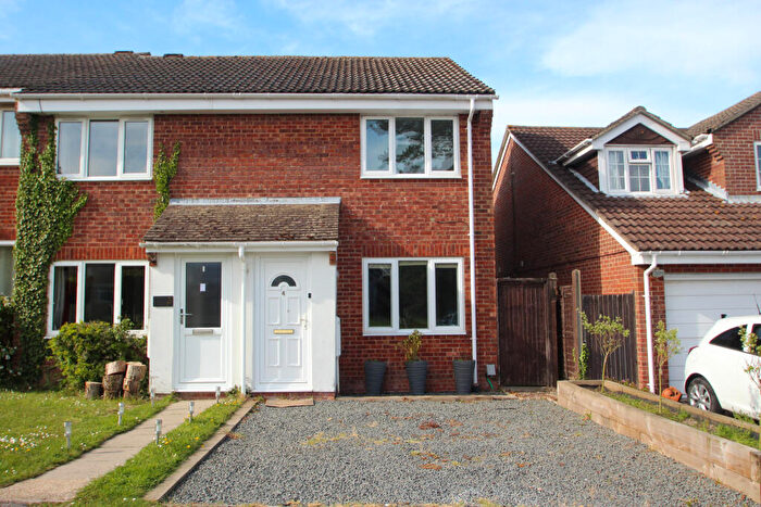 2 Bedroom Semi-Detached House To Rent In Fry Close, Hamble, SO31