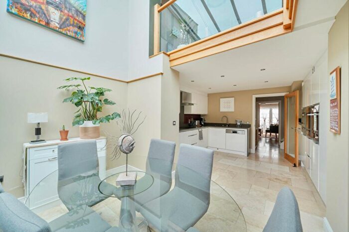 4 Bedroom Terraced House For Sale In Helena Road, Windsor, SL4