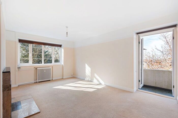 2 Bedroom Flat To Rent In Courtlands, Sheen Road, Richmond, TW10