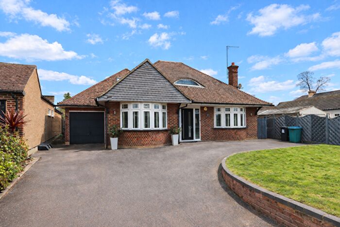 4 Bedroom Bungalow For Sale In Fairview Drive, Watford, Hertfordshire, WD17