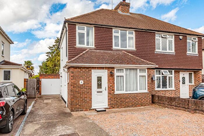 3 Bedroom Semi-Detached House For Sale In Floyds Lane, Pyrford, Surrey, GU22