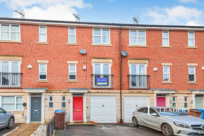 3 Bedroom Town House To Rent In Crystal Close, Mickleover, DE3