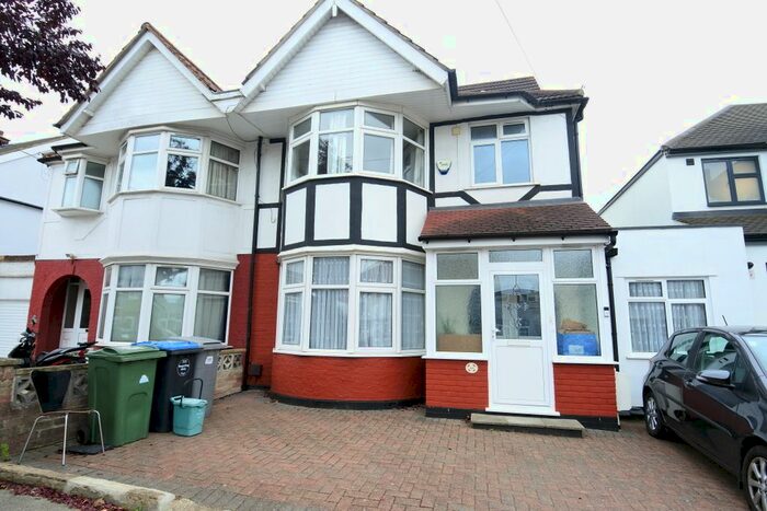 2 Bedroom Flat To Rent In Ellesmere Road, Dollis Hill, NW10