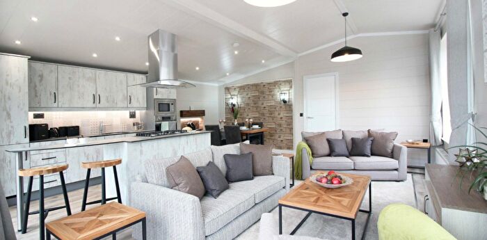 2 Bedroom Park Home For Sale In Ryther Road, Ulleskelf, Tadcaster, LS24