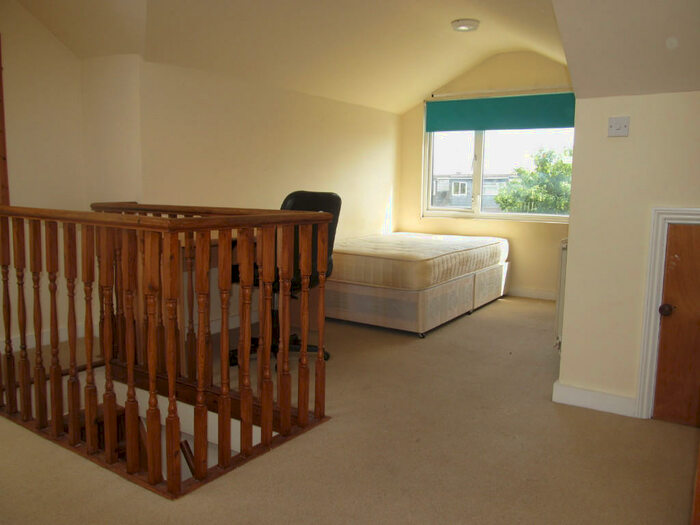 5 Bedroom Terraced House To Rent In Donnington Road, Reading, Berkshire, RG1