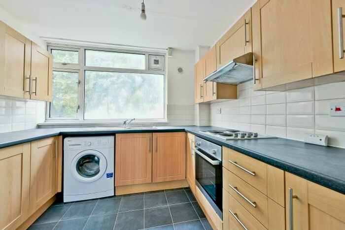 4 Bedroom Maisonette To Rent In Whitebeam Close, Clapham Road, Oval, SW9