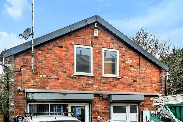 2 Bedroom Flat To Rent In Howard Street, Reading, RG1