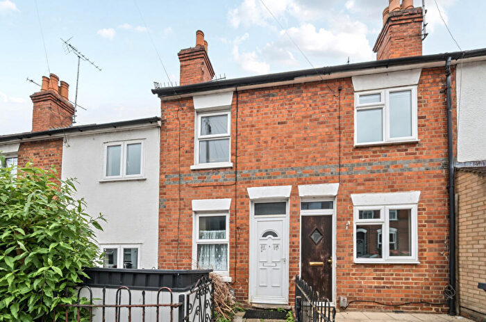 2 Bedroom Terraced House For Sale In Blenheim Gardens, Reading, Berkshire, RG1