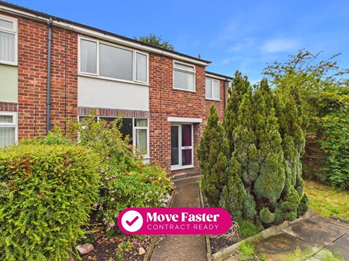 4 Bedroom Semi-Detached House For Sale In Lyndhurst Close, Beverley, HU17