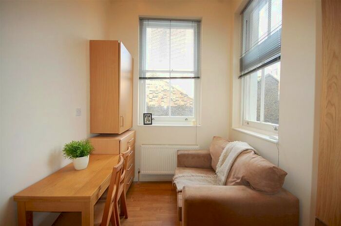 Studio To Rent In Courtfield Gardens, South Kensington, SW5