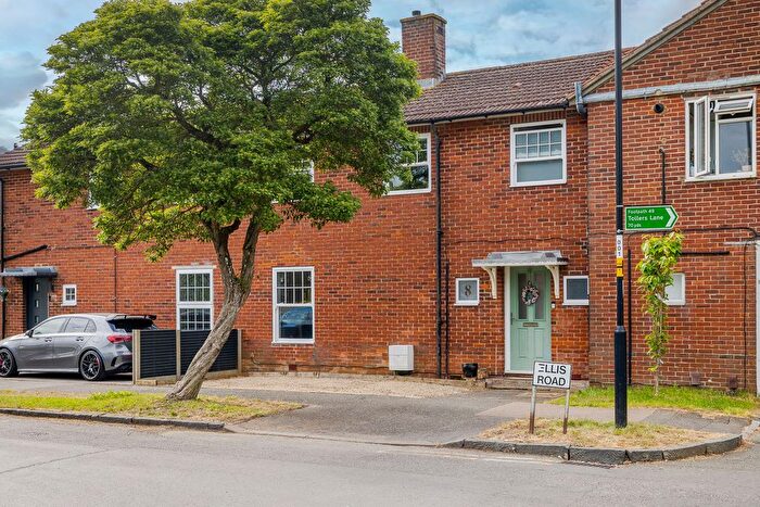 3 Bedroom Terraced House For Sale In Ellis Road, Coulsdon, CR5