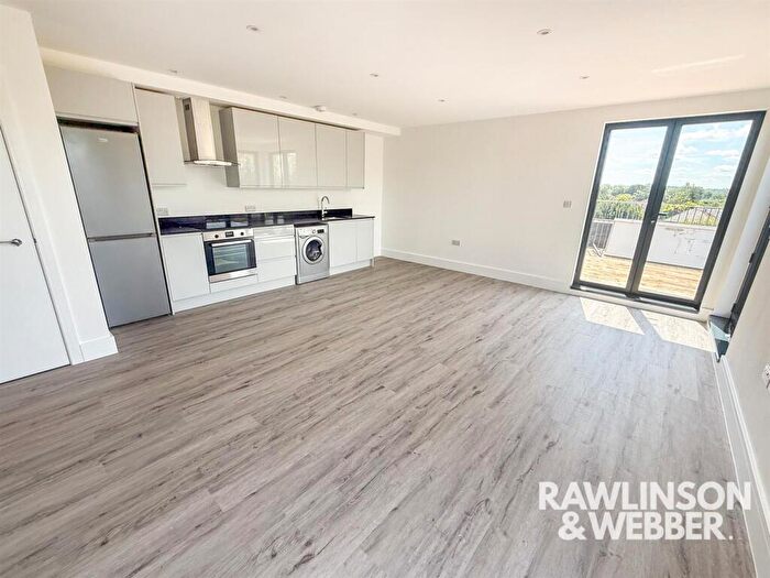 2 Bedroom Penthouse To Rent In Molesey Road, West Molesey, KT8