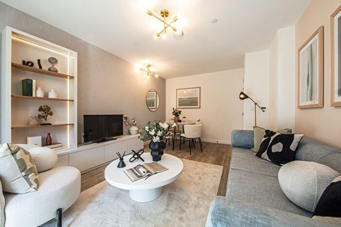 1 Bedroom Flat For Sale In High Street, Southall, UB1