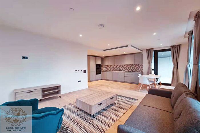 2 Bedroom Apartment To Rent In Clarendon Court, EC1Y