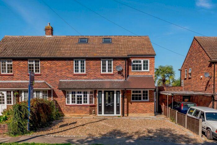 4 Bedroom Semi-Detached House To Rent In Bittams Lane, Chertsey, KT16