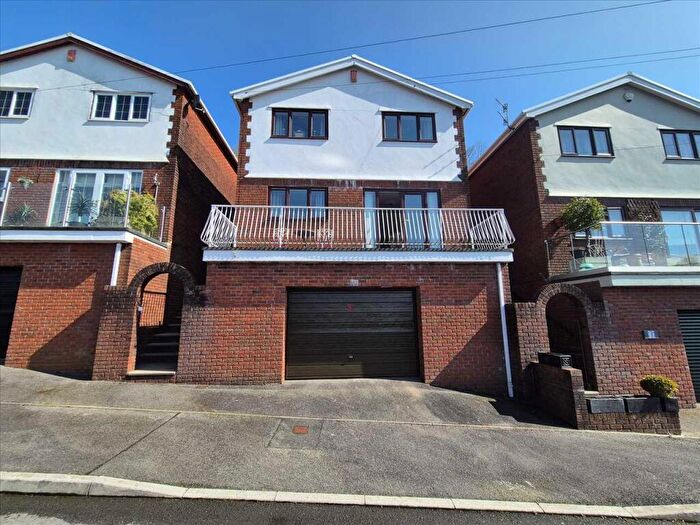 3 Bedroom Detached House For Sale In Derwen Aur, Porth, CF39