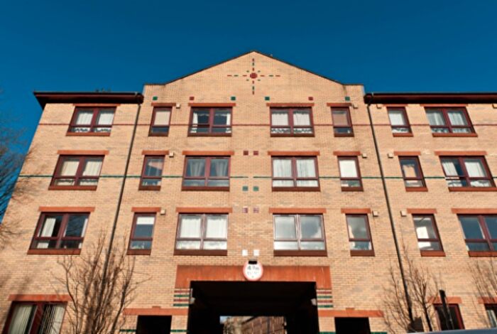 2 Bedroom Flat To Rent In /, Burgh Hall Street, G11