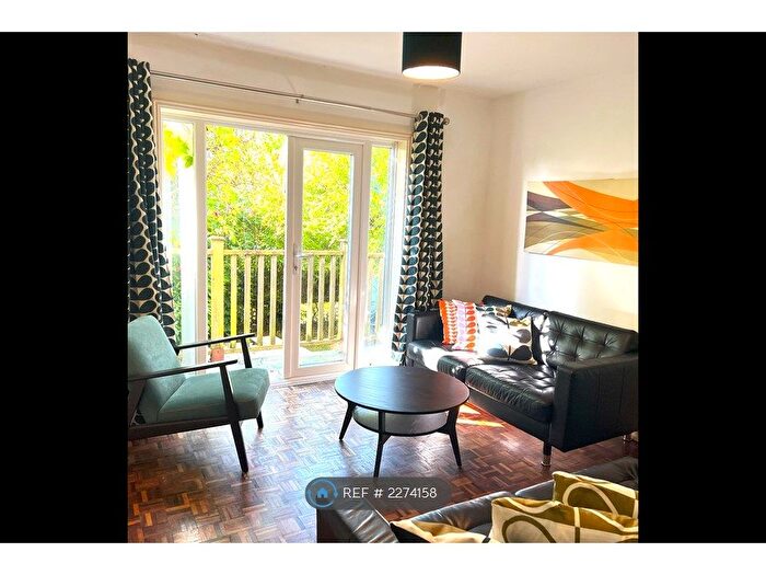 5 Bedroom Semi-Detached House To Rent In Bevendean Crescent, Brighton, BN2