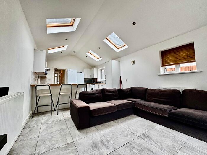 6 Bedroom Terraced House To Rent In Maindy Road, Cathays, CF24